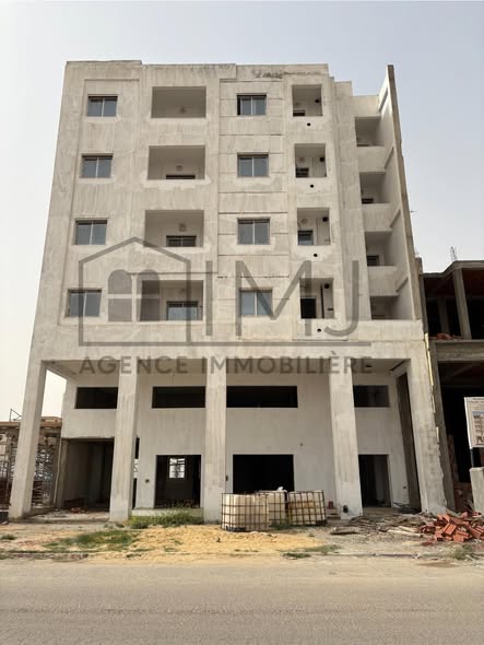 🏢 محلّ تجاري للبيع